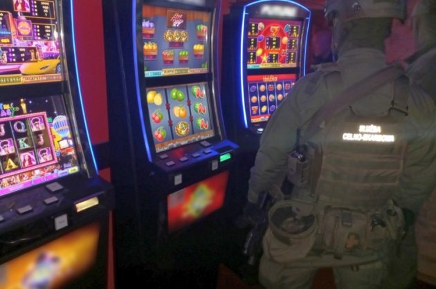 Nielegalny salon gier hazardowych. Zarekwirowano 4 automaty