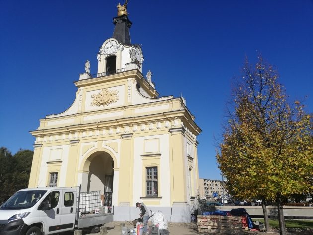 Ruszył remont ogrodzenia Pałacu Branickich