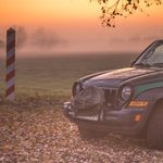 Wzmożony ruch "taksówek i kurierów" przy pasie granicznym. Jest także kolejna ofiara