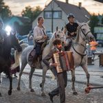 To nie jest kolejny nudny film o gminie. Czym wyróżnia się "Piosenka wasilkowska"?