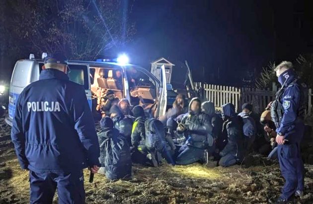 Sytuacja na granicy. Niemal 600 imigrantów próbowało przedostać się do Polski