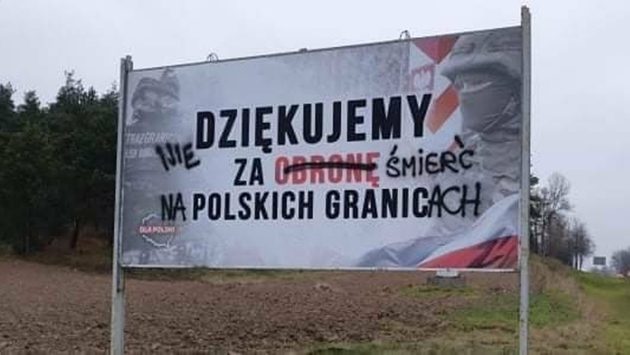 Andruszkiewicz postawił billboard. Ktoś szybko go "poprawił"