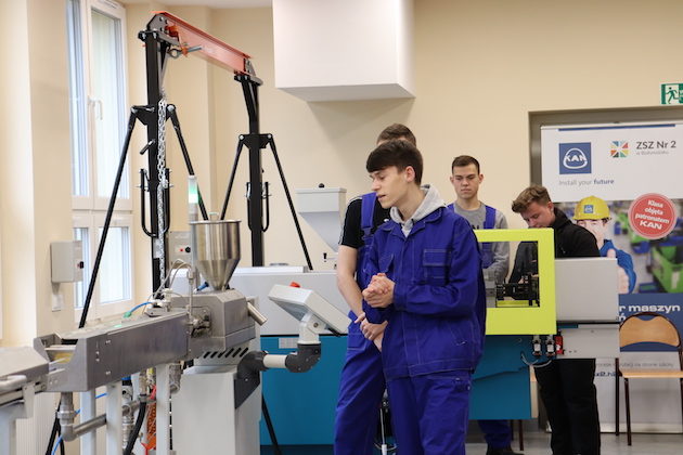 Nowoczesne pracownie tworzyw sztucznych i automatyki w jednej z białostockich szkół
