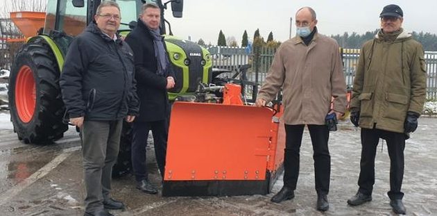 Starosta przygotowany na zimę. Białostockie drogi powiatowe będą odśnieżane nowym sprzętem