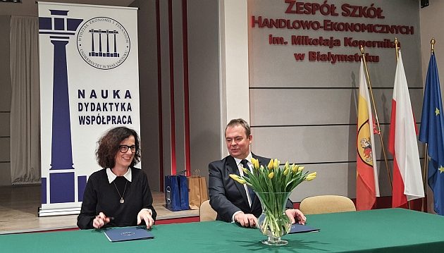 Ekonomiści z Uniwersytetu będą wspierać i uczyć młodszych kolegów z ZSHE