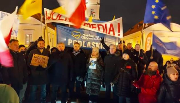 VETO! WOLNE MEDIA, WOLNI LUDZIE, WOLNA POLSKA! - protest na Rynku Kościuszki
