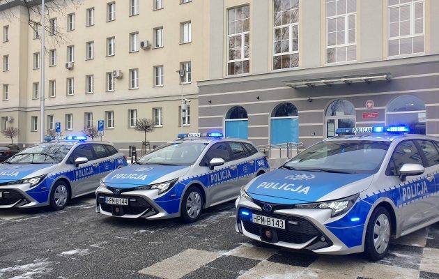 Flota się powiększyła. Podlaska policja ma 3 nowe radiowozy i 2 skutery wodne