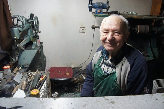 Ma 80 lat, od prawie 50 prowadzi zakład szewski. Możliwe, że będzie musiał go zamknąć