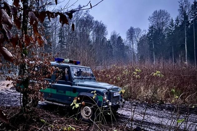 Dwóm grupom imigrantów udało się przekroczyć granicę