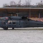 Black Hawk lądował na stadionie w Białymstoku. Transportował serce