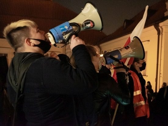 Stanowisko ws. sobotniego "wyroku śmierci". PiS chciał wpleść do niego "czarne marsze"