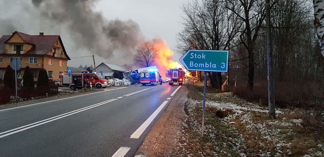 Zderzenie dwóch tirów, jeden z kierowców nie żyje [ZDJĘCIA]