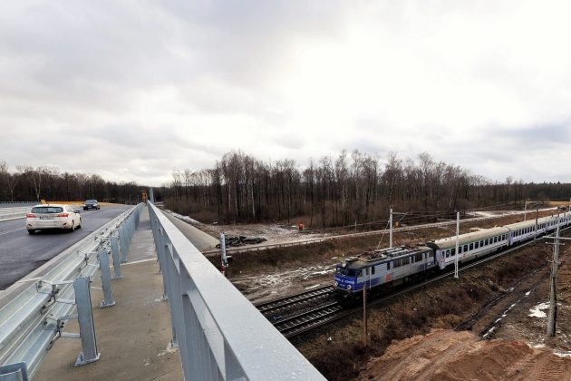 Nowy wiadukt i tory na trasie Białystok - Warszawa