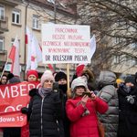 Marsz i protest w obronie lekarki, która odradza szczepionki [ZDJĘCIA]