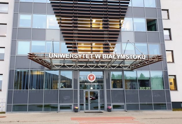 Bezpłatne studia podyplomowe na UwB - kto może skorzystać?