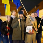 Białostoczanie solidarni z Ukrainą. Zebrali się na Rynku Kościuszki [ZDJĘCIA]