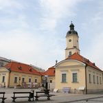 Dziesiątki miast wyemitowało w południe hymn Ukrainy. Tylko nie Białystok