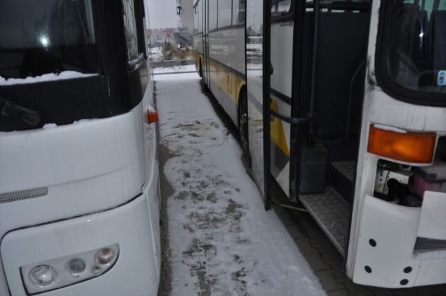 Spuścił z 3 autobusów i ładowarki kołowej ponad 700 litrów paliwa