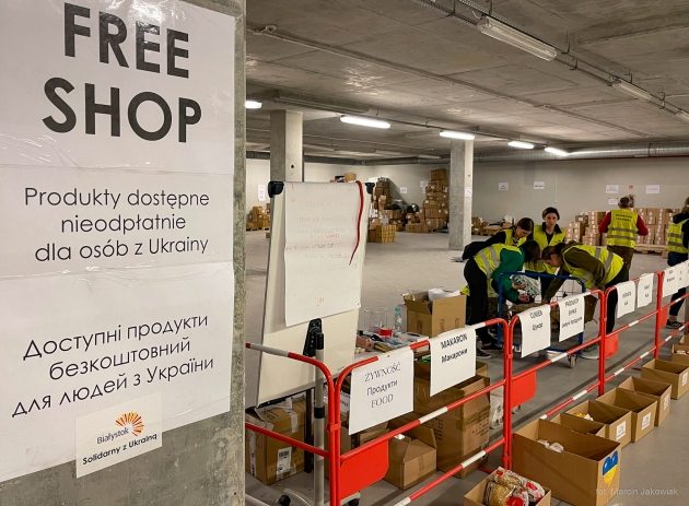 Miejski punkt zbiórki darów i free shop dla Ukraińców ograniczają działalność
