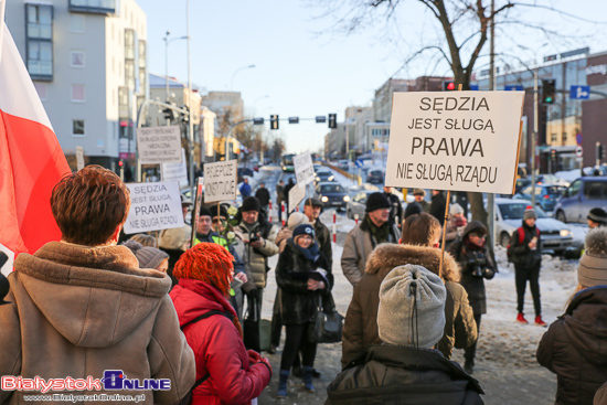 Znów będą protestować przed sądem