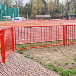 Stadion lekkoatletyczny wygląda coraz lepiej. Zamontowano nowe ogrodzenie