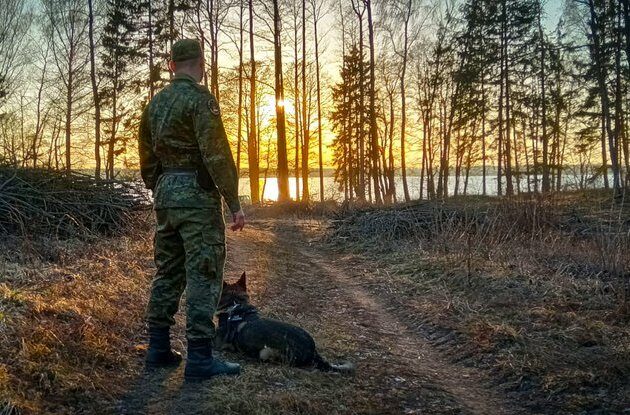 Granica. W patrole polskie poleciały kamienie i petardy