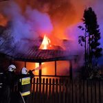 20 strażaków gasiło pożar domu w okolicach Bielska Podlaskiego