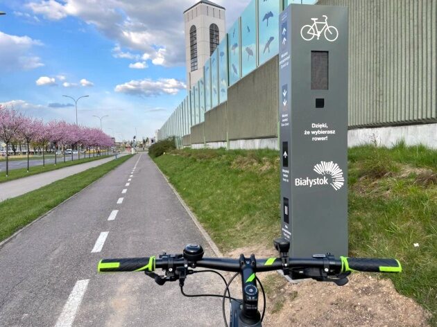 W Białymstoku stanął pierwszy totem rowerowy. Do czego służy?