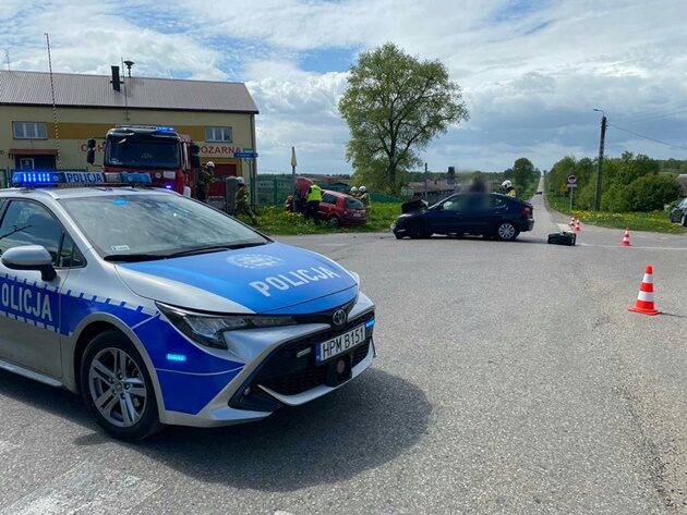 Wypadki w regionie. Ucieczka przed policją i zablokowane skrzyżowanie