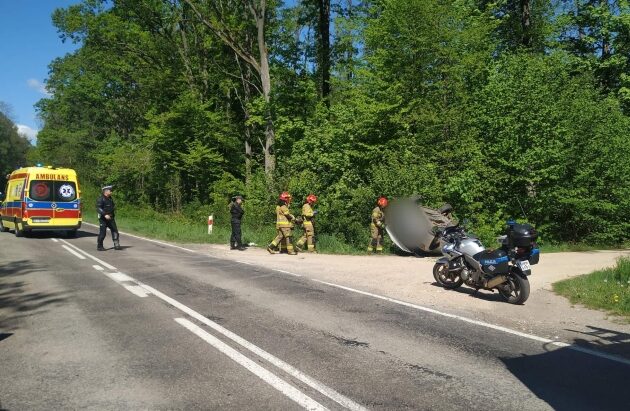 Chciała uniknąć zderzenia ze zwierzęciem. 2 osoby trafiły do szpitala