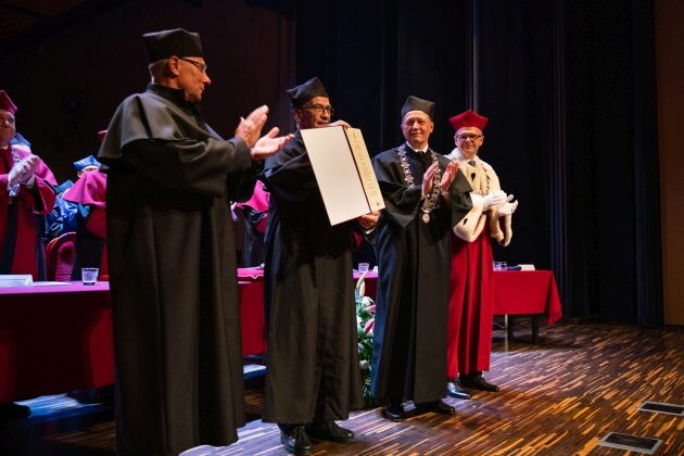 Prof. Adam Jamróz został doktorem honoris causa Uniwersytetu w Białymstoku