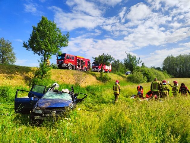 Śmiertelny wypadek na "szesnastce". Na miejscu zginął kierowca VW