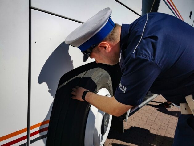 Dzieci jadą na obóz lub kolonię? Zgłoś autobus do kontroli