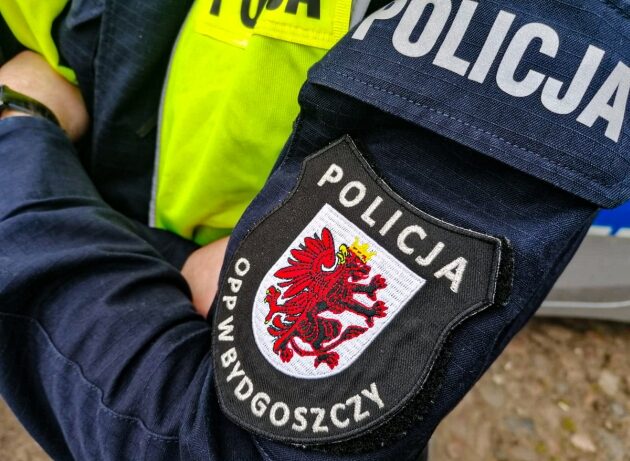 Miała problemy z oddychaniem. Policja eskortowała 63-latkę tuż pod drzwi szpitala