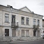 "Stare domy potrzebują ludzi" - instalacja artystyczna przy Słonimskiej 15