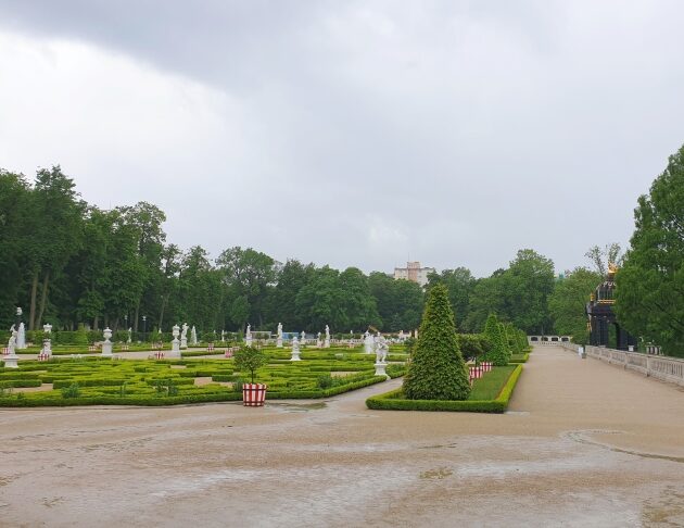 Deszczowy piątek. IMGW ostrzega przed burzami z gradem