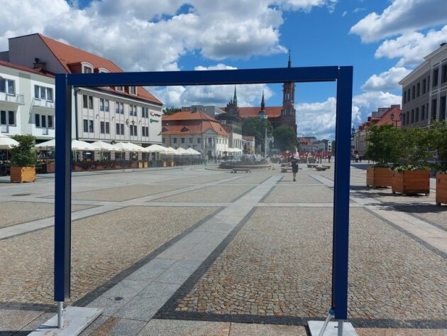 Nowość na Rynku Kościuszki. Bramki zraszające zamiast kurtyn wodnych