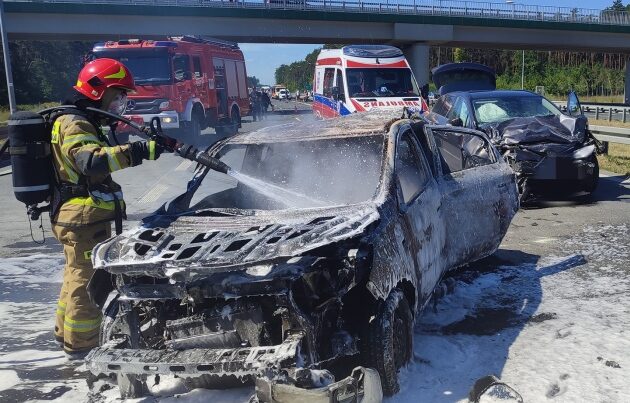 Tragiczny wypadek na S8. Kobieta spłonęła w samochodzie 