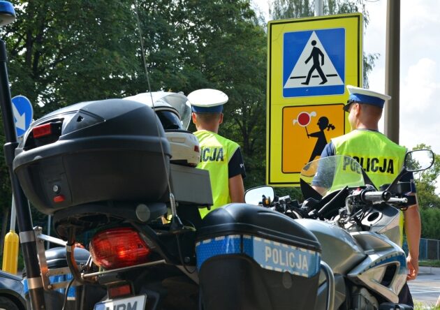 By dzieci bezpiecznie dotarły do szkoły - trwają kontrole znaków drogowych i gimbusów