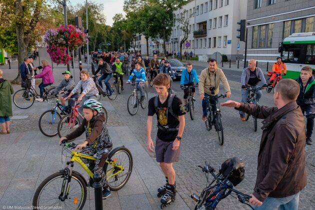 Sobotnie utrudnienia w ruchu. Wszystko przez peleton i pielgrzymkę