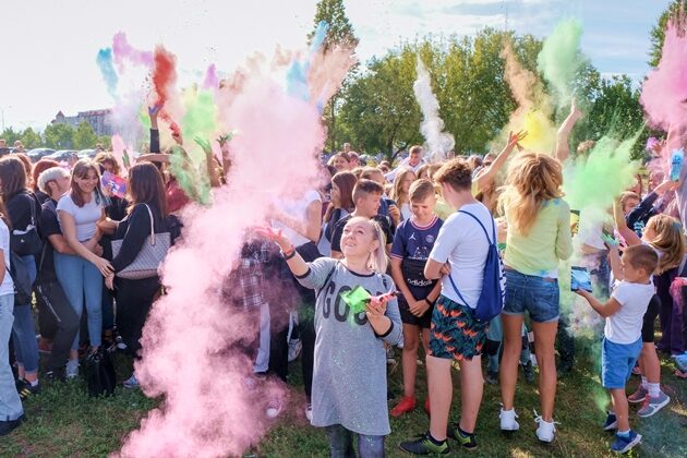 Holi Święto Kolorów w Białymstoku. Było tęczowo i radośnie [ZDJĘCIA]