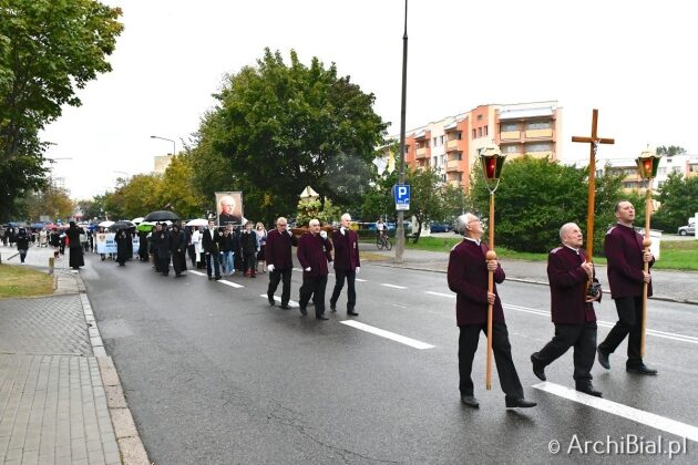 Zamknięte ulice i zmiany tras BKM. Ulicami miasta przejdzie procesja