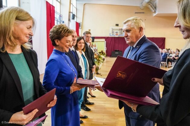 Prezydent wyróżnił 9 białostockich nauczycielek. Kim one są?