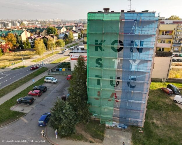 Mural z "Konstytucją" zostanie zabezpieczony. Wszystko przez groźby