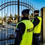 Policjanci rozpoczynają akcję "Znicz 2022"