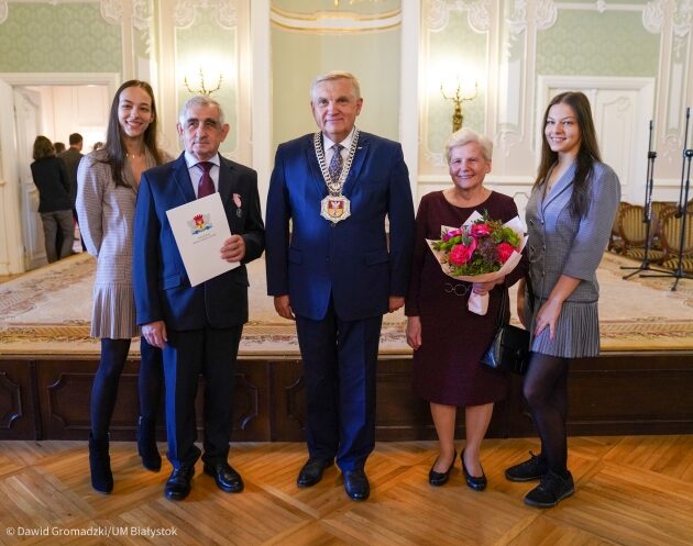 Jak dostać medal za długoletnie pożycie małżeńskie?