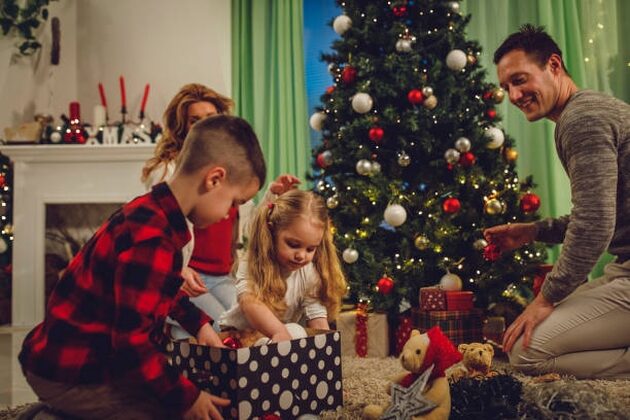 UOKiK przed Mikołajkami wziął pod lupę zabawki. Nie wszystkie są bezpieczne dla dzieci