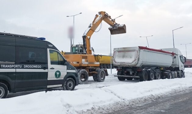 Wieźli żwir. Jak się okazało, było go znacznie za dużo