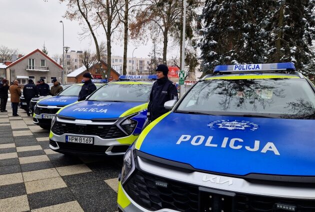 Policja dostała 13 samochodów. 7 jest nieoznakowanych