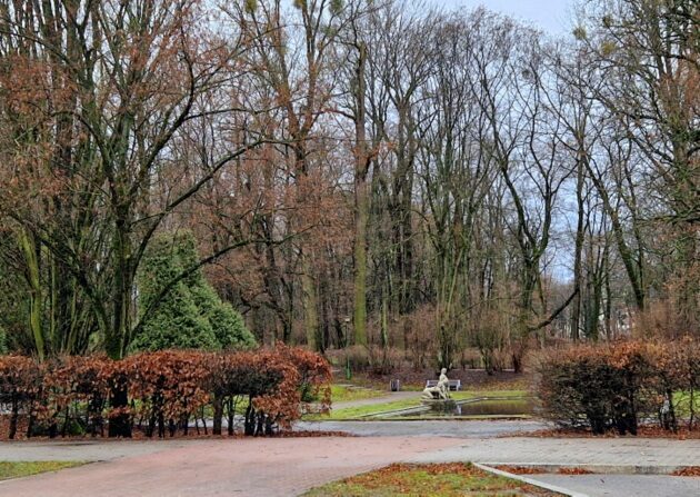 Początek tygodnia z przelotnymi opadami